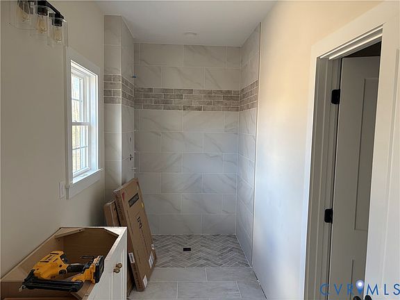 4th image of 15085 Lebanon Rd