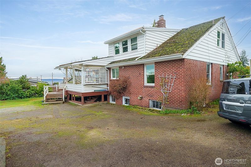 2nd image of 1020 Puget Drive