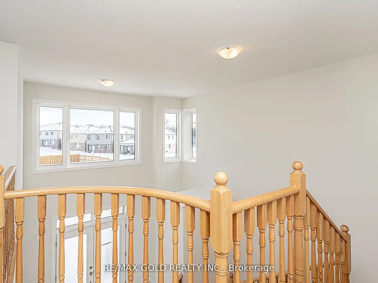 33 Gilham Way — Photo 25