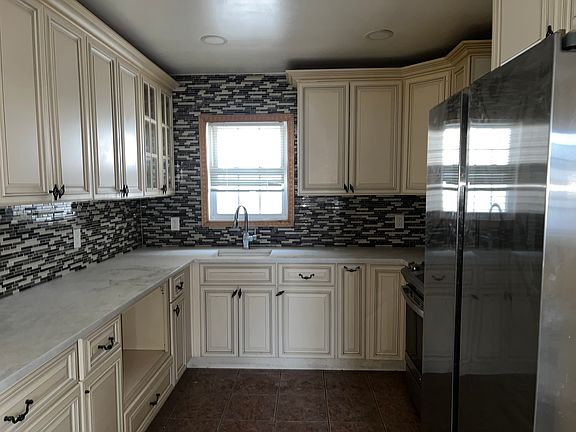 3rd image of 1606 71st St Floor 2