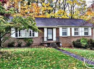 1716 Scenic Dr, Johnson City, TN 37604