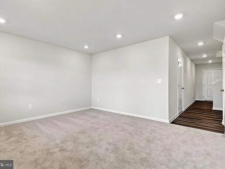 417 Seeback Dr — Photo 12