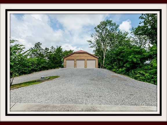 3rd image of 430 Sugar Cove Way
