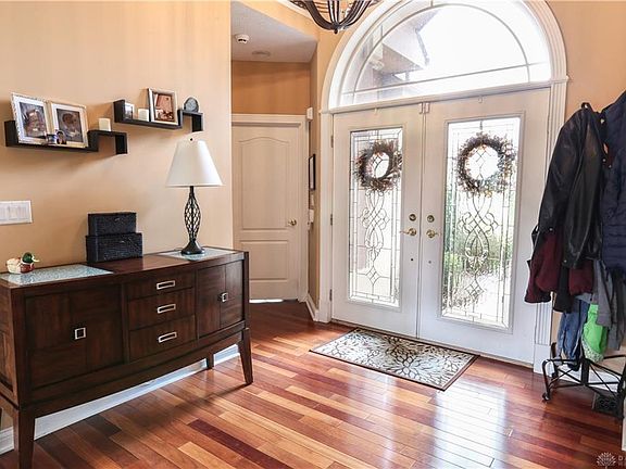 3rd image of 9491 Lantern Way