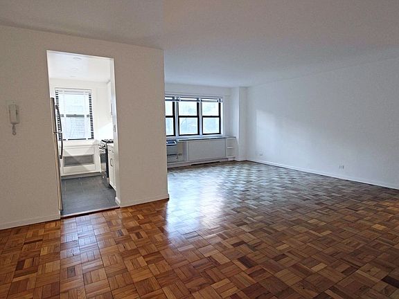 3rd image of 320 E 58th St #4H