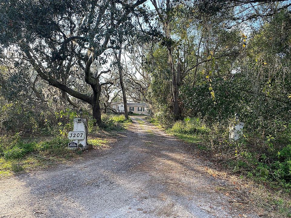Entrance/Driveway