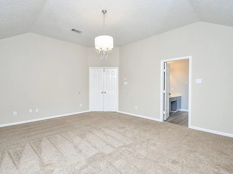 215 Windrift Ct — Photo 20