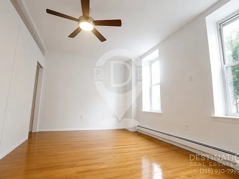 387 Clinton St #1R — Photo 14