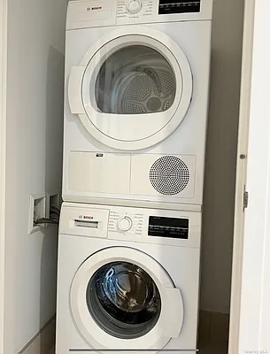 Sold by Chase Global Realty Corp | media 14