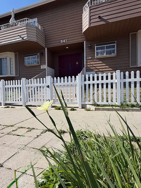 2 bed, 3.0 bath, 1050 sqft, $2,700 — Photo 2