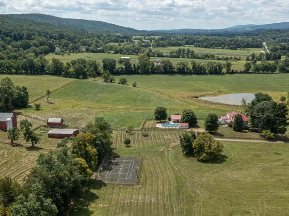 13252 Harpers Ferry Rd, Purcellville, VA 20132