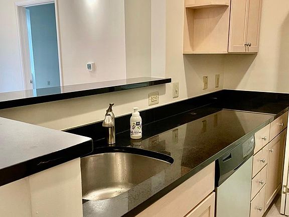 5th image of 309 Holland Ln Unit 214