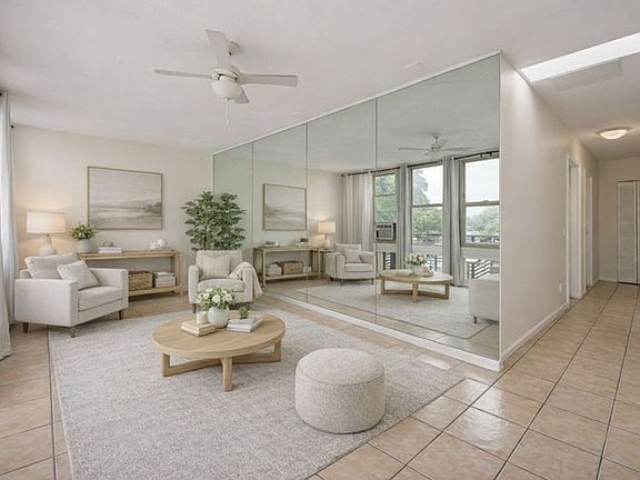 2nd image of 5029 W Point Loma Blvd #C
