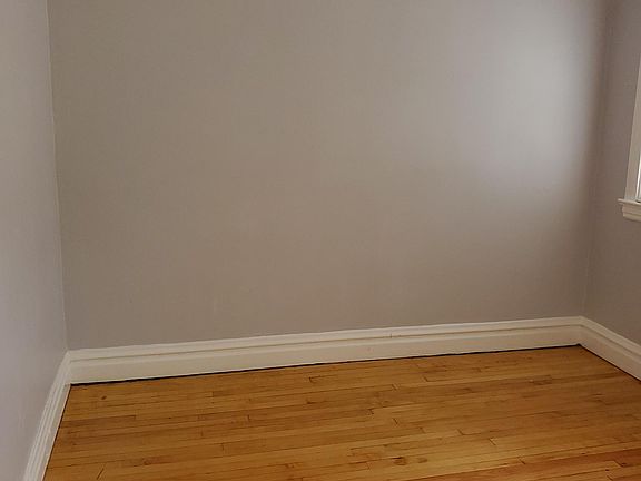 4th image of 220 Brown Ave Unit 3