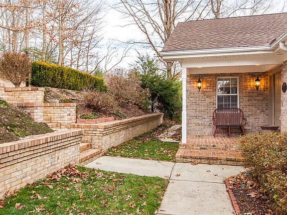 5th image of 2230 E Cumming Woods Ln