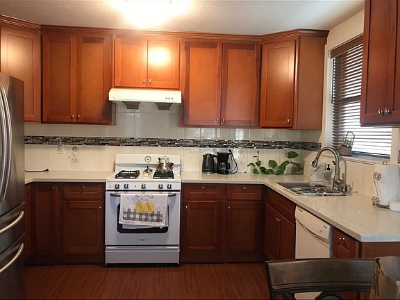 5th image of 6401 Avenal Ave