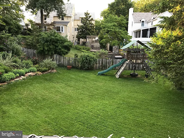 706 Regester Ave — Photo 37