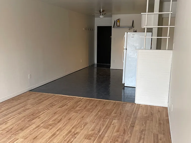 303 Killaly St W — Photo 20