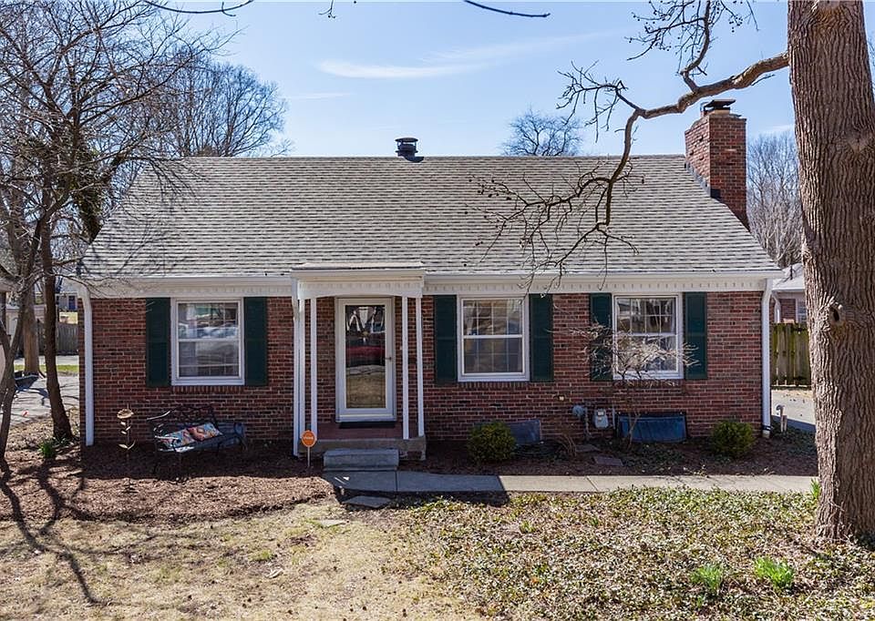 1st image of 1115 Hawks Ln