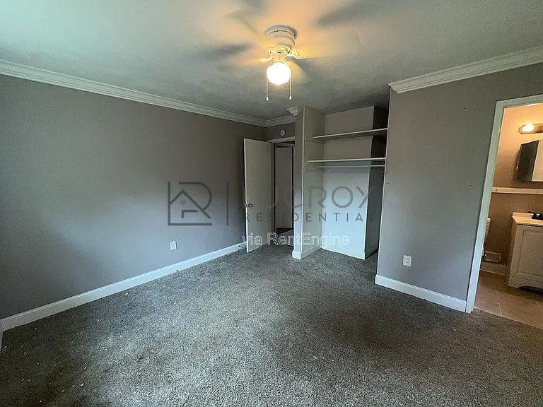3030 Oak Forest Dr — Photo 8