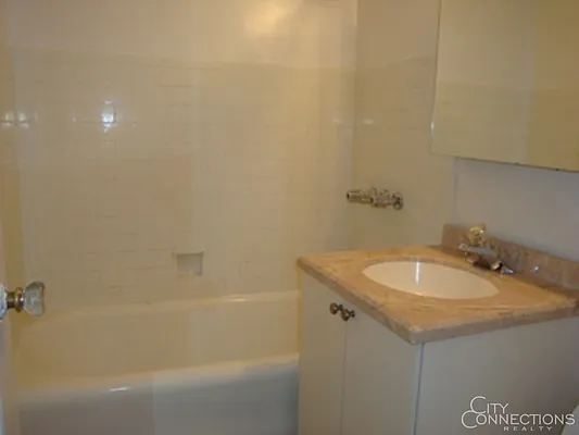 Rented by City Connections Realty | media 11