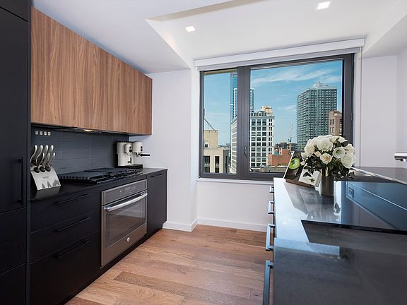 3rd image of 411 W 35th St APT 10W