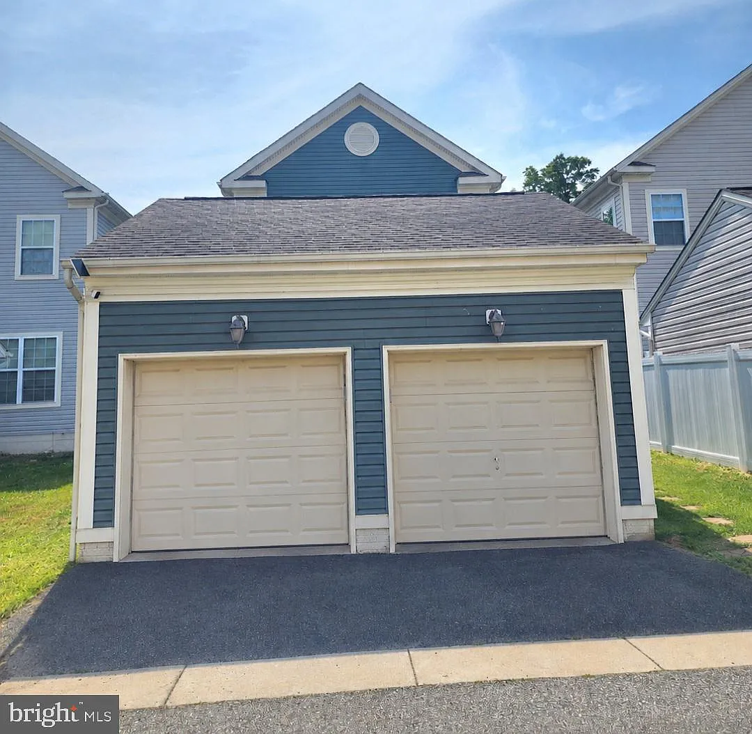 3 bed, 2.5 bath, 1496 sqft, $2,900 — Photo 2