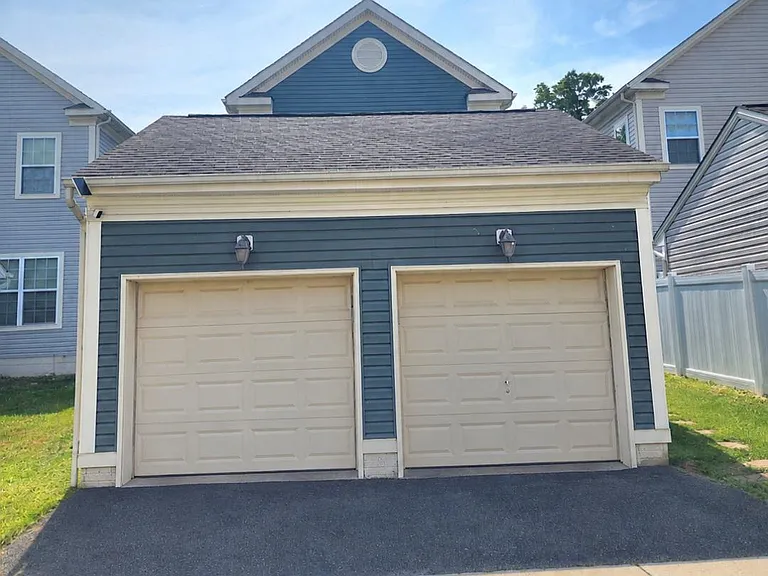 1636 Renaissance Dr — Photo 2