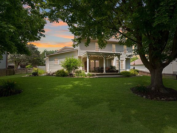 3rd image of 2411 Clarkson Ln