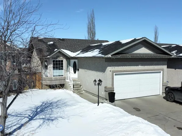 330 Sears COVE, Saskatoon, SK S7N 4V7