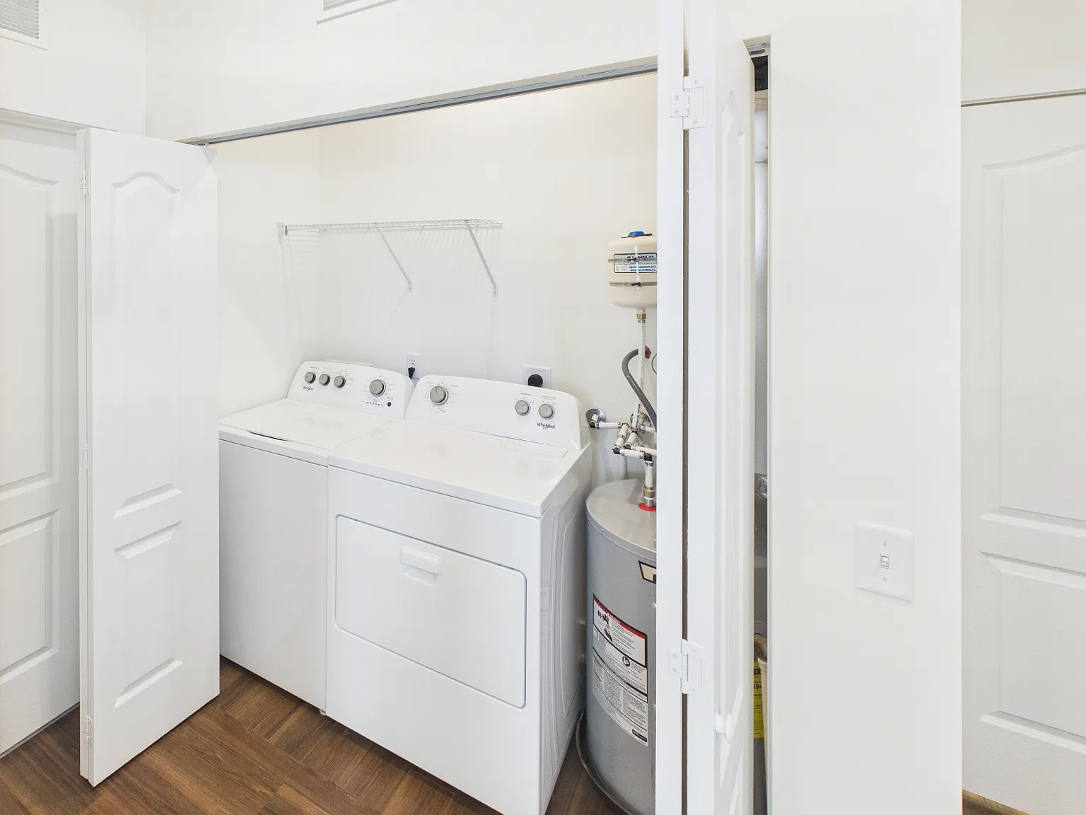 2 bed, 1180 sqft, $2,139 — Photo 4