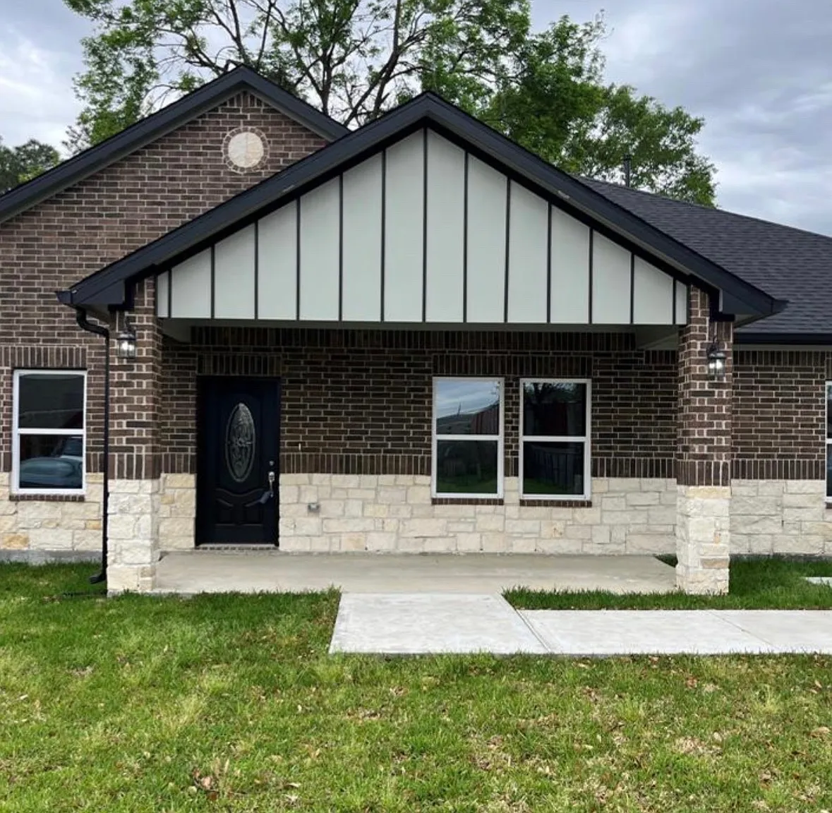 4 bed, 2355 sqft, $1,150 — Photo 1