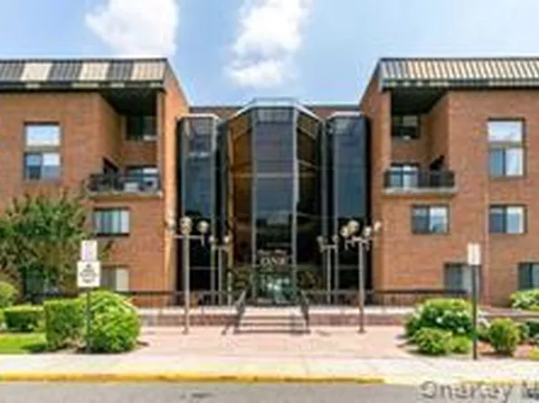 1 ipswich Avenue #225, Great Neck, NY 11021