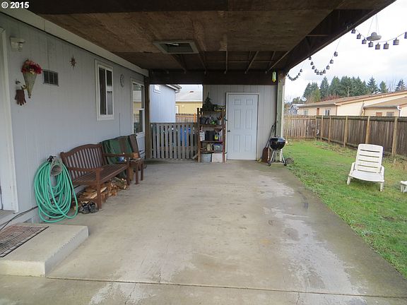 5th image of 10820 NE 68th Cir
