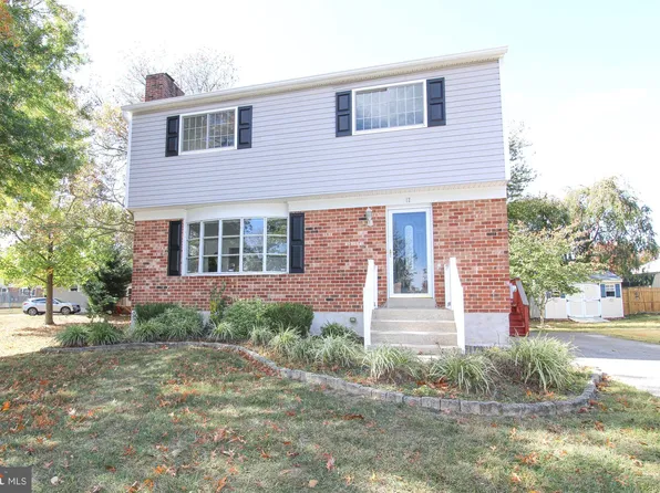 17 Snyder Ln, Aston, PA 19014