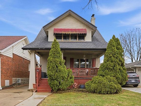 2nd image of 889 Lawrence Rd