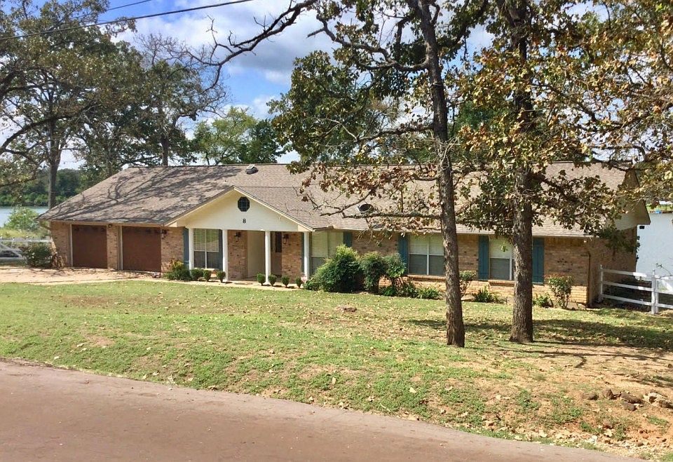 1st image of 8 Bullock Ln