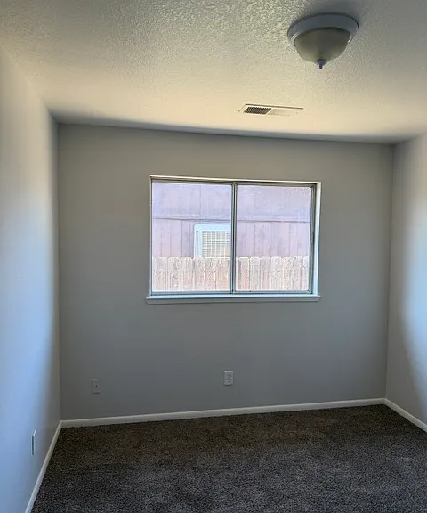 819 Belmont St — Photo 3