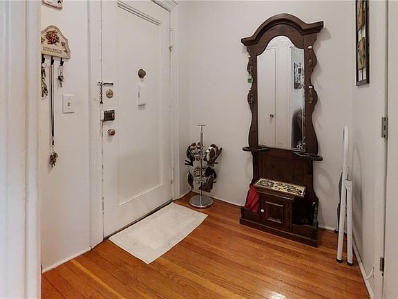 2nd image of 2 Lockwood Ave APT 1A