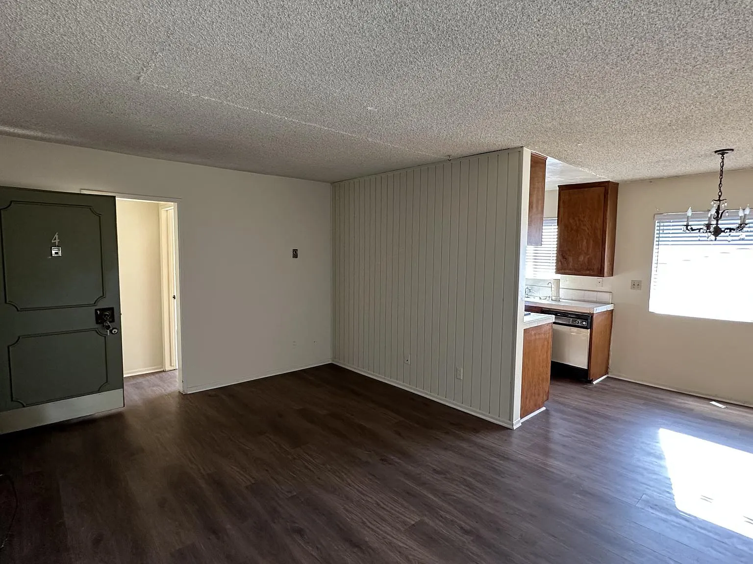 2132 Colby Ave — Photo 3