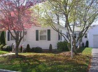 111 Prescott Ave, Riverside, RI 02915