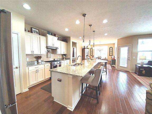 4th image of 5032 Lilium Dr