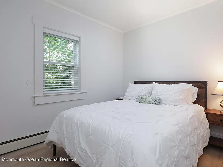 1233 Oakwood Rd — Photo 13