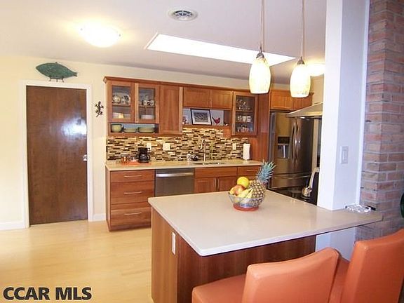 Convenient breakfast bar