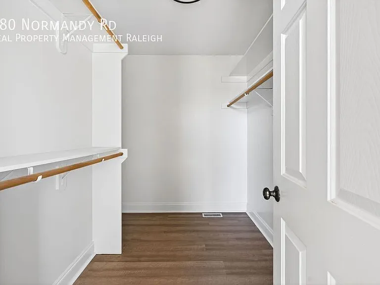 180 Normandy Rd — Photo 24