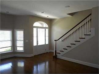 5th image of 205 W Jackson St