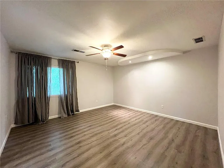 710 Creekwood Xing — Photo 12