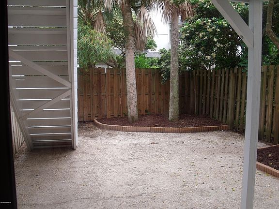 3rd image of 2225 Gorden Ave