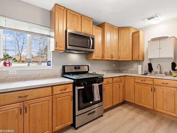 3rd image of 2301 Joanna Ave