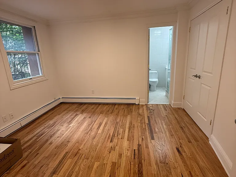 243 W 14th St #1R — Photo 10